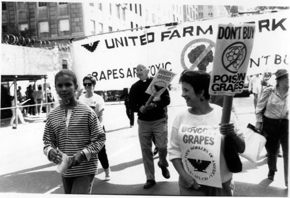 (3323) Demonstrations, Boycotts, Grape Boycott, 1980s